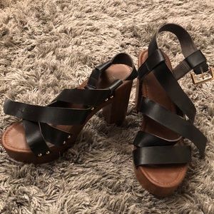 Black Mossimo Platform Heels - size 9